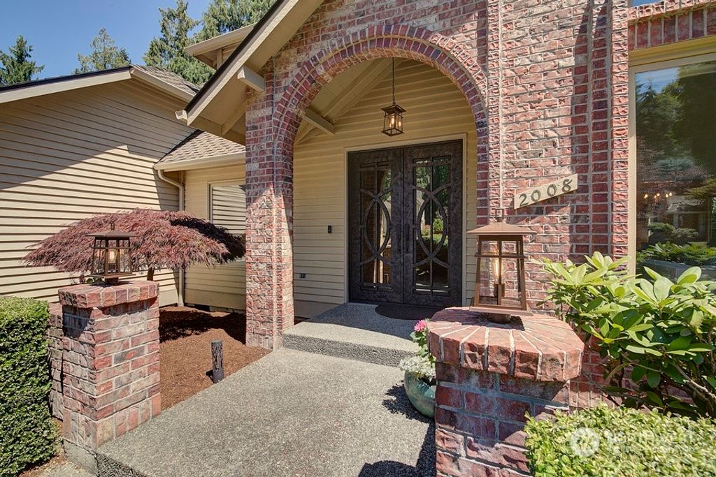Photo of 2008 222nd Avenue NE, Sammamish, WA 98074 (MLS # 2259871)