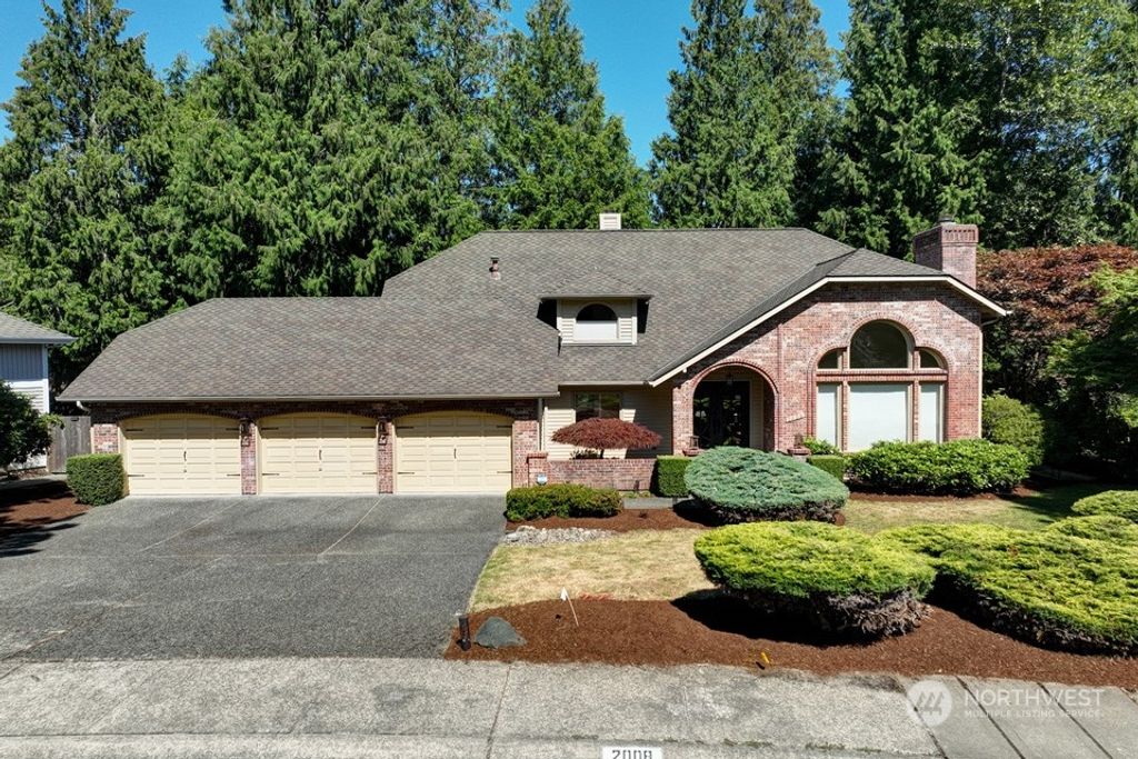 Photo of 2008 222nd Avenue NE, Sammamish, WA 98074 (MLS # 2259871)