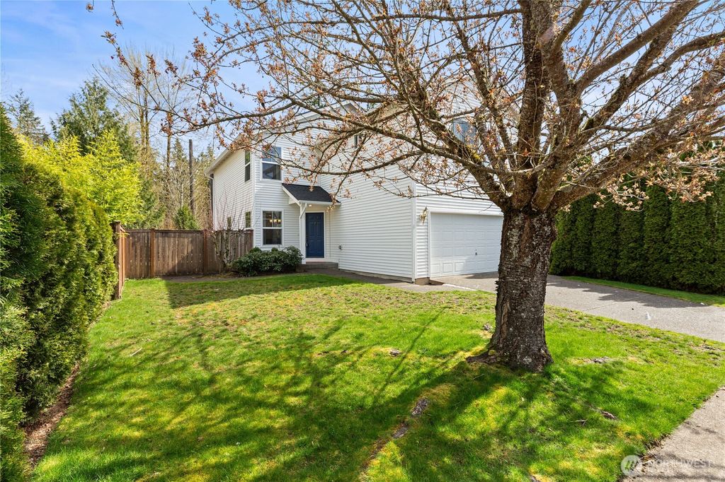 Photo of 1912 250th Place SE, Sammamish, WA 98075 (MLS # 2349406)