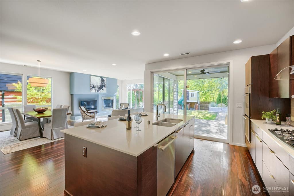 Photo of 5524 Franklin Avenue SE, Auburn, WA 98092 (MLS # 2537050)