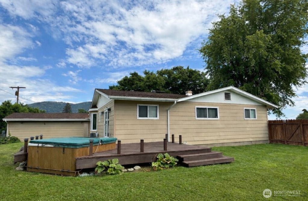 Photo of 1127 Central Avenue, Oroville, WA 98844 (MLS # 2487711)