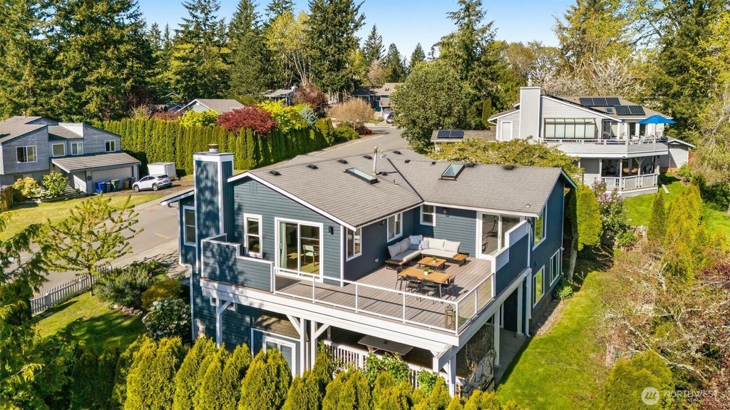 Photo of 21003 NE 18th Place, Sammamish, WA 98074 (MLS # 2362513)