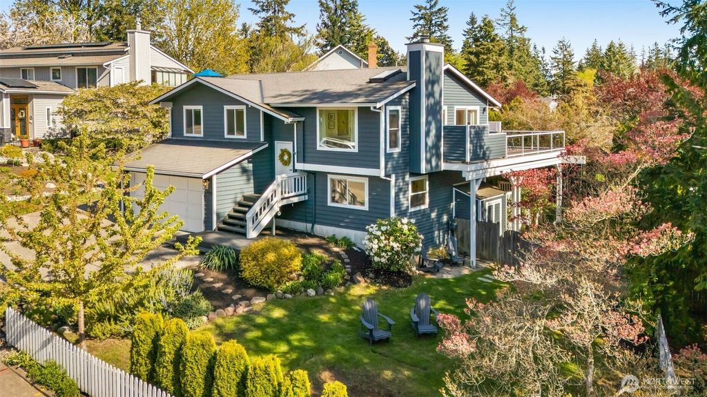 Photo of 21003 NE 18th Place, Sammamish, WA 98074 (MLS # 2362513)