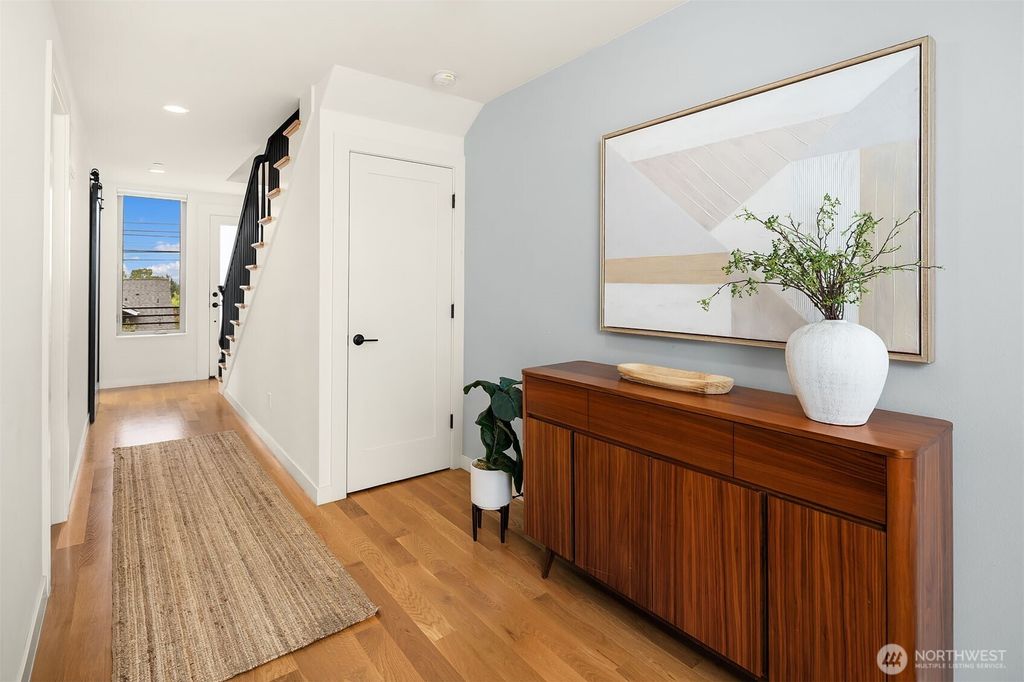 Photo of 1535 Grandview Place E, Seattle, WA 98112 (MLS # 2477194)