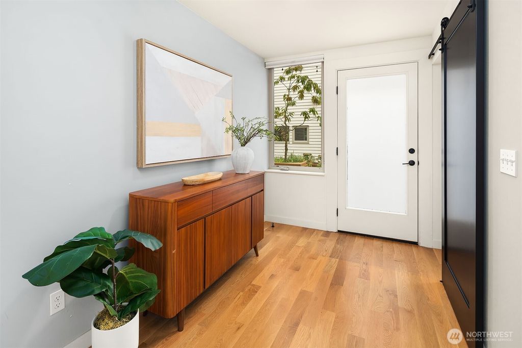 Photo of 1535 Grandview Place E, Seattle, WA 98112 (MLS # 2477194)