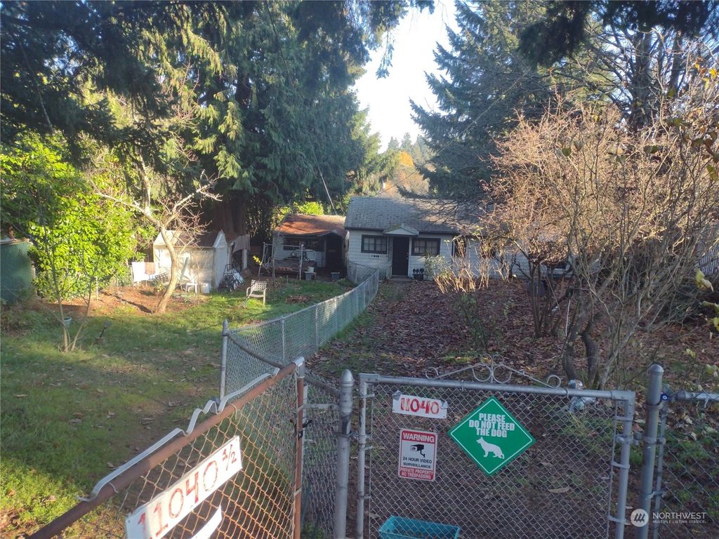 Photo of 11040 11th Avenue SW, Seattle, WA 98146 (MLS # 2182967)