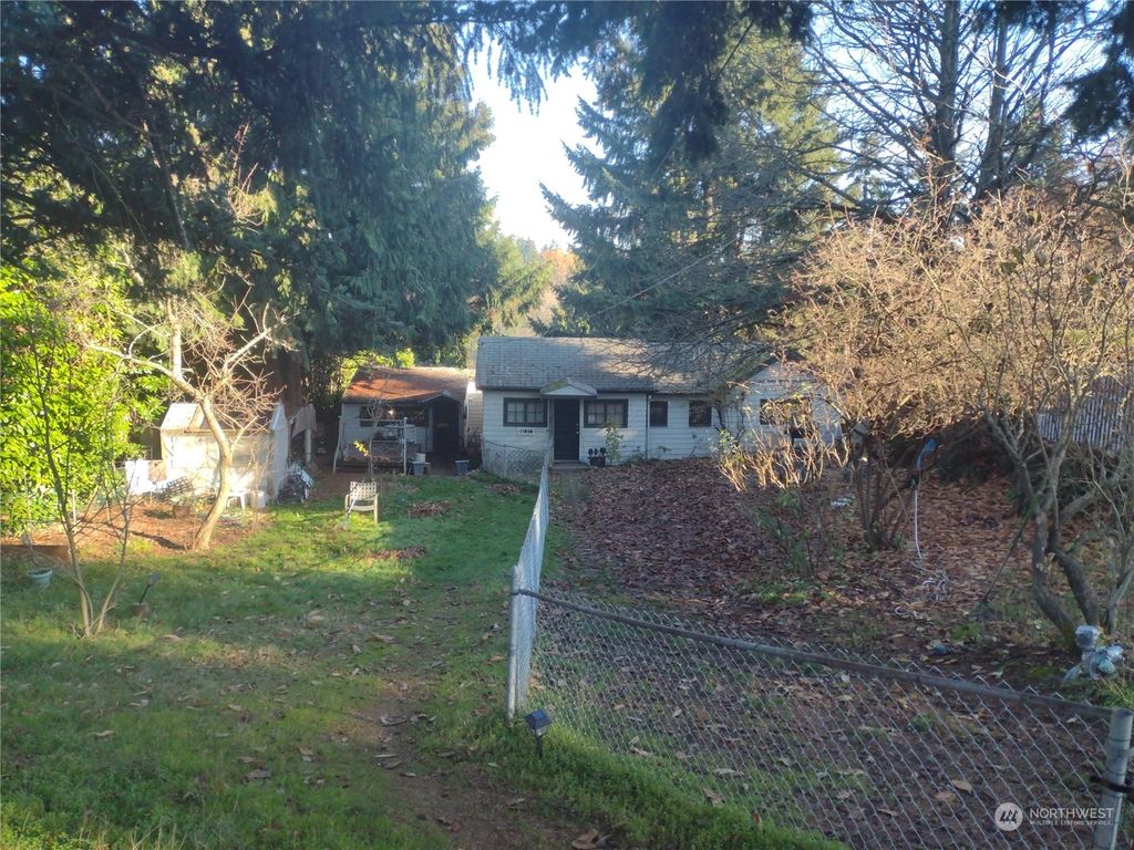 Photo of 11040 11th Avenue SW, Seattle, WA 98146 (MLS # 2182967)
