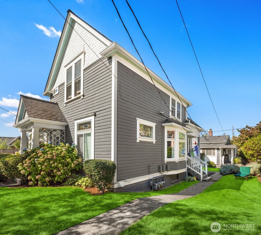 Photo of 6247 Flora Avenue S, Seattle, WA 98108 (MLS # 2357955)