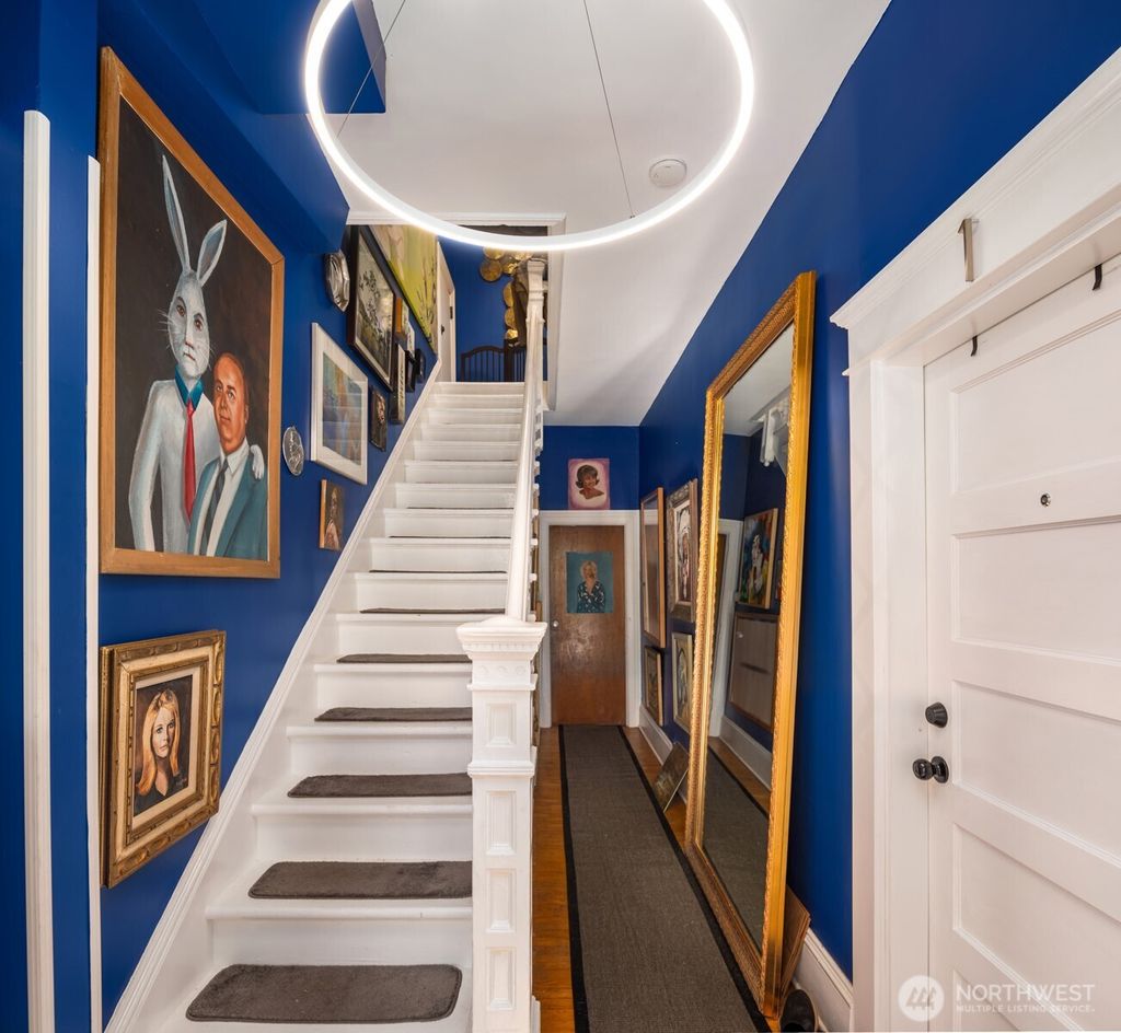 Photo of 6247 Flora Avenue S, Seattle, WA 98108 (MLS # 2357955)