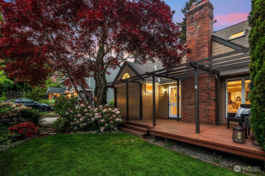 Photo of 7300 53rd Avenue NE, Seattle, WA 98115 (MLS # 2238588)