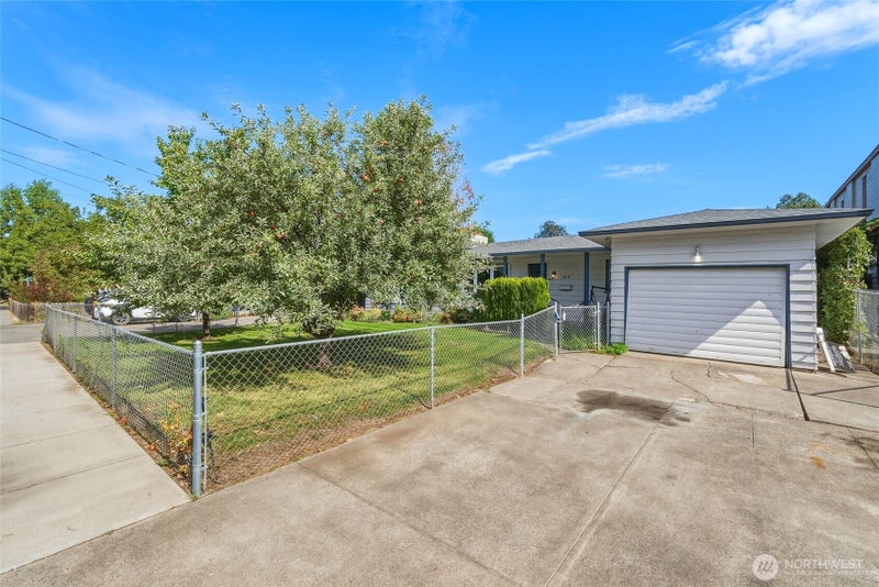 415 S 4th Avenue