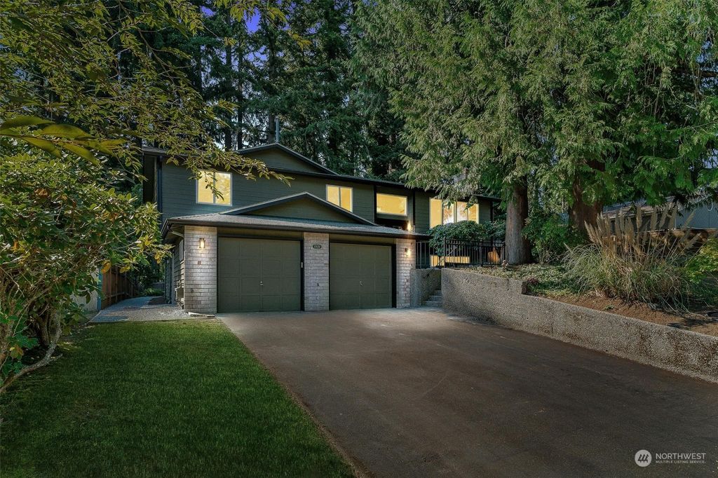 Photo of 17626 54th Avenue W, Lynnwood, WA 98037 (MLS # 2278130)