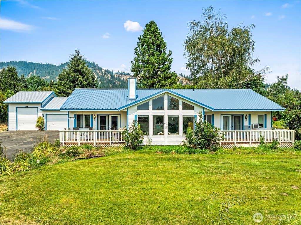 Photo of 12320 Bergstrasse Road, Leavenworth, WA 98826 (MLS # 2557915)