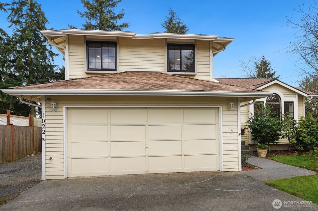 Photo of 1022 152nd Place SW, Lynnwood, WA 98087 (MLS # 2354792)
