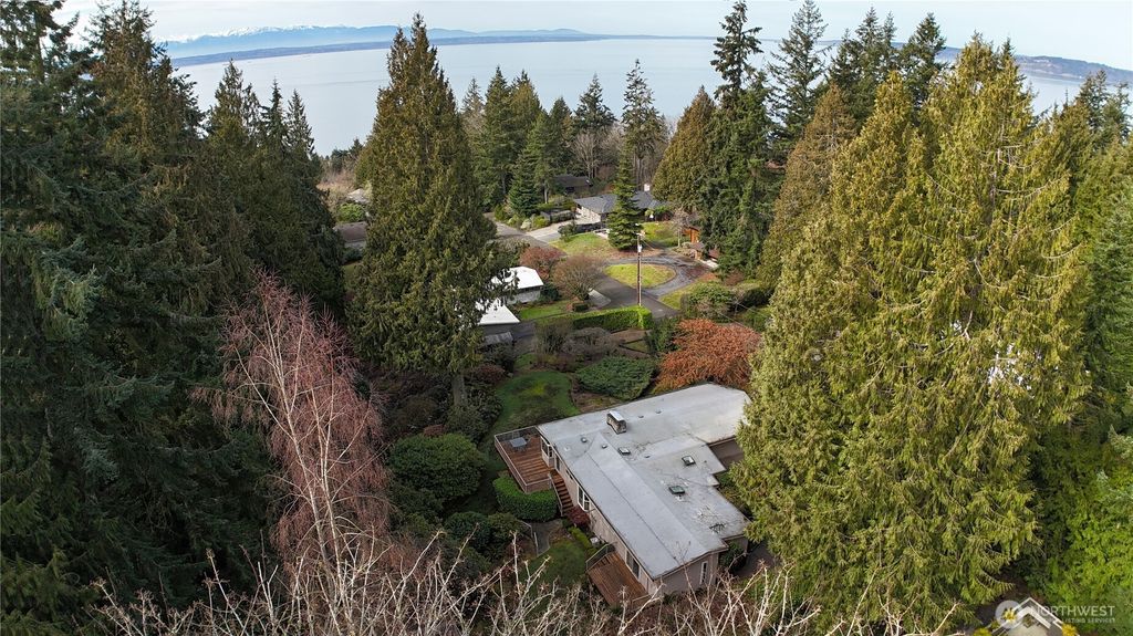 Photo of 16620 72nd Avenue W, Edmonds, WA 98026 (MLS # 2338299)