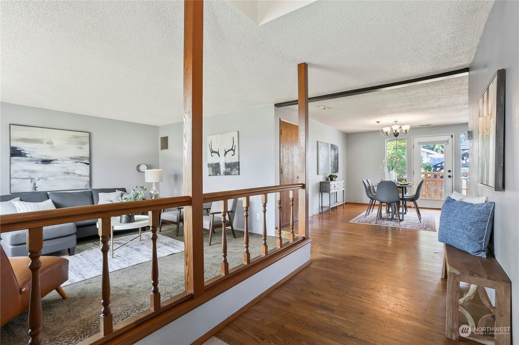 Photo of 405 Clay Street, Auburn, WA 98001 (MLS # 2261396)