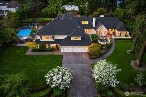 Photo of 8826 NE 2nd Place, Medina, WA 98039 (MLS # 2523367)