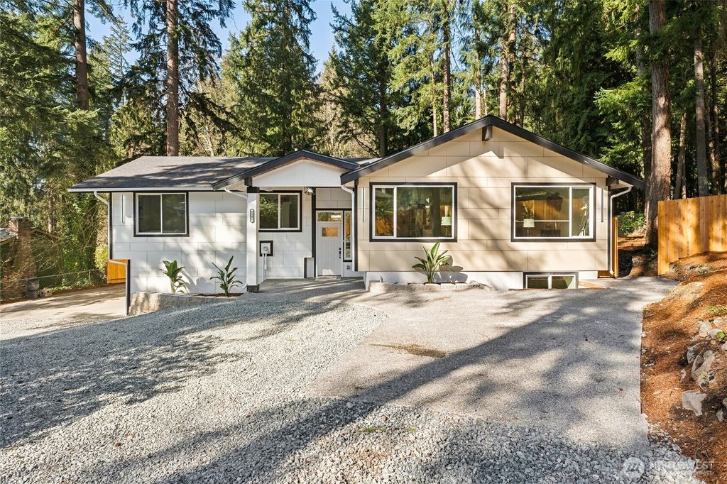 Photo of 8501 121st Street E, Puyallup, WA 98373 (MLS # 2488319)