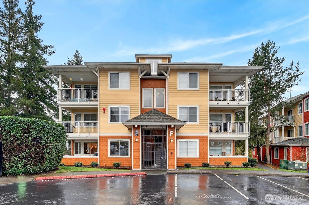 Photo of 503 225th Lane NE #F101, Sammamish, WA 98074 (MLS # 2515827)