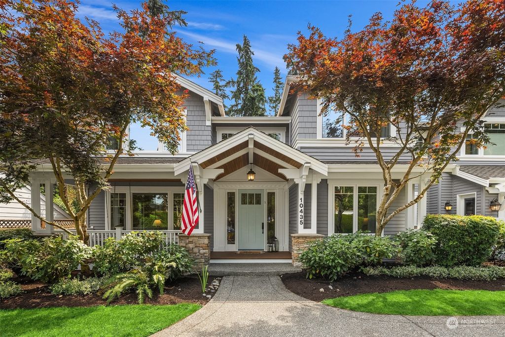 Photo of 10435 SE 19th Street, Bellevue, WA 98004 (MLS # 2265257)