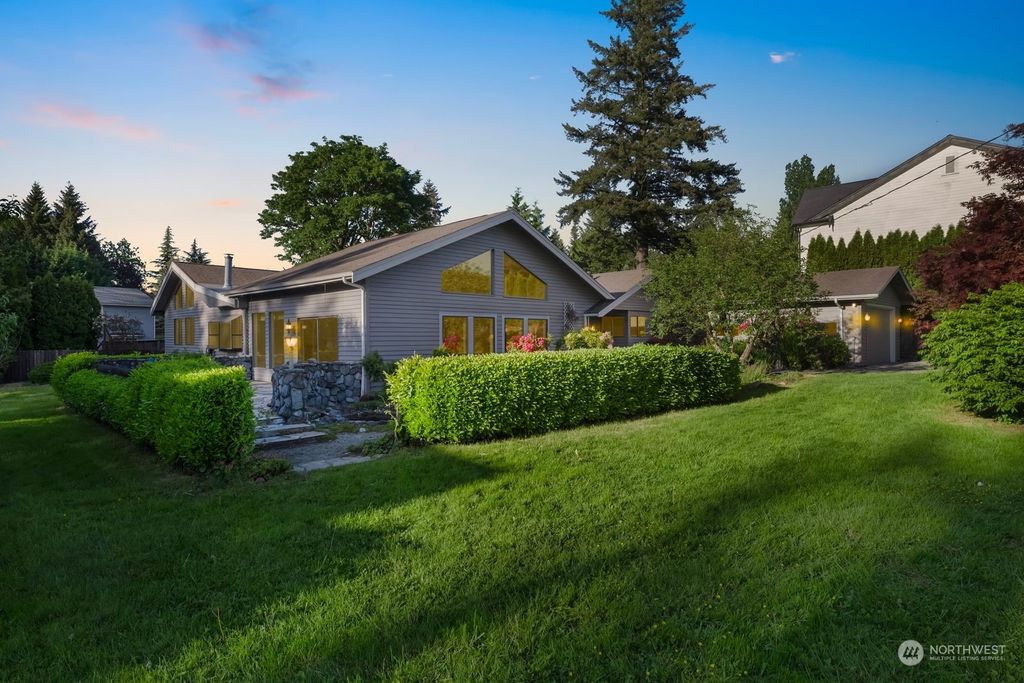 Photo of 13820 SE 5th Street, Bellevue, WA 98005 (MLS # 2238064)