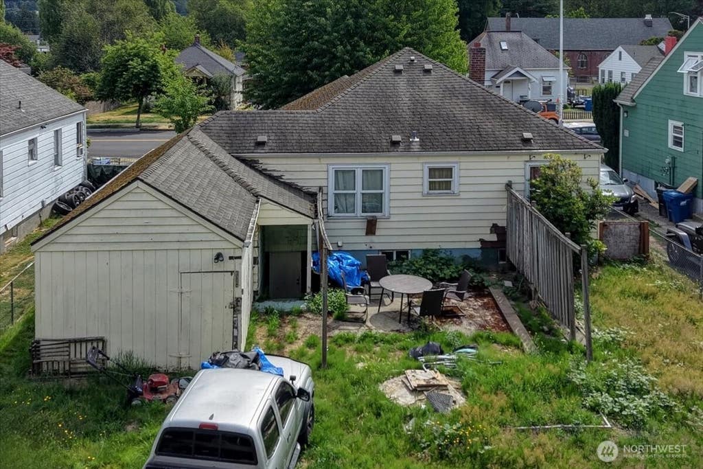 Photo of 79 Williams Avenue S, Renton, WA 98057 (MLS # 2550949)