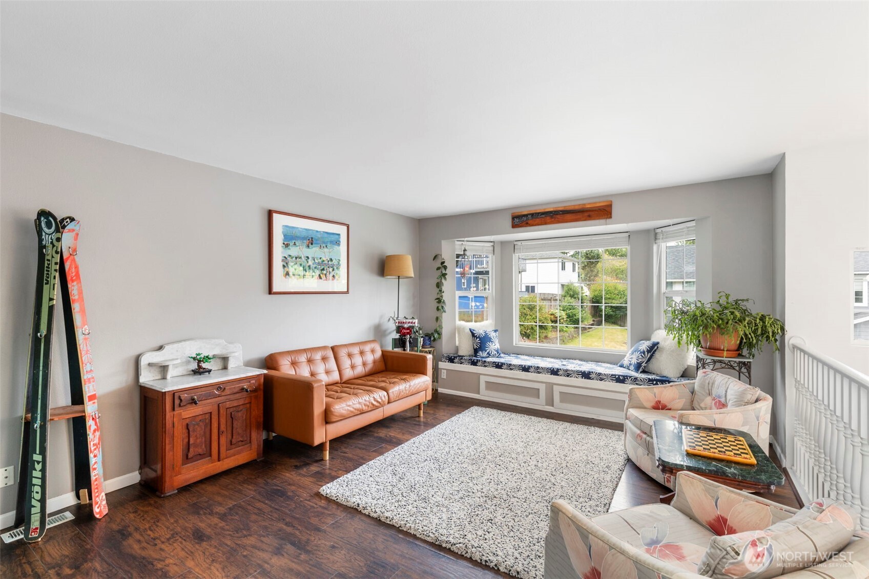 2954 Lowren Loop