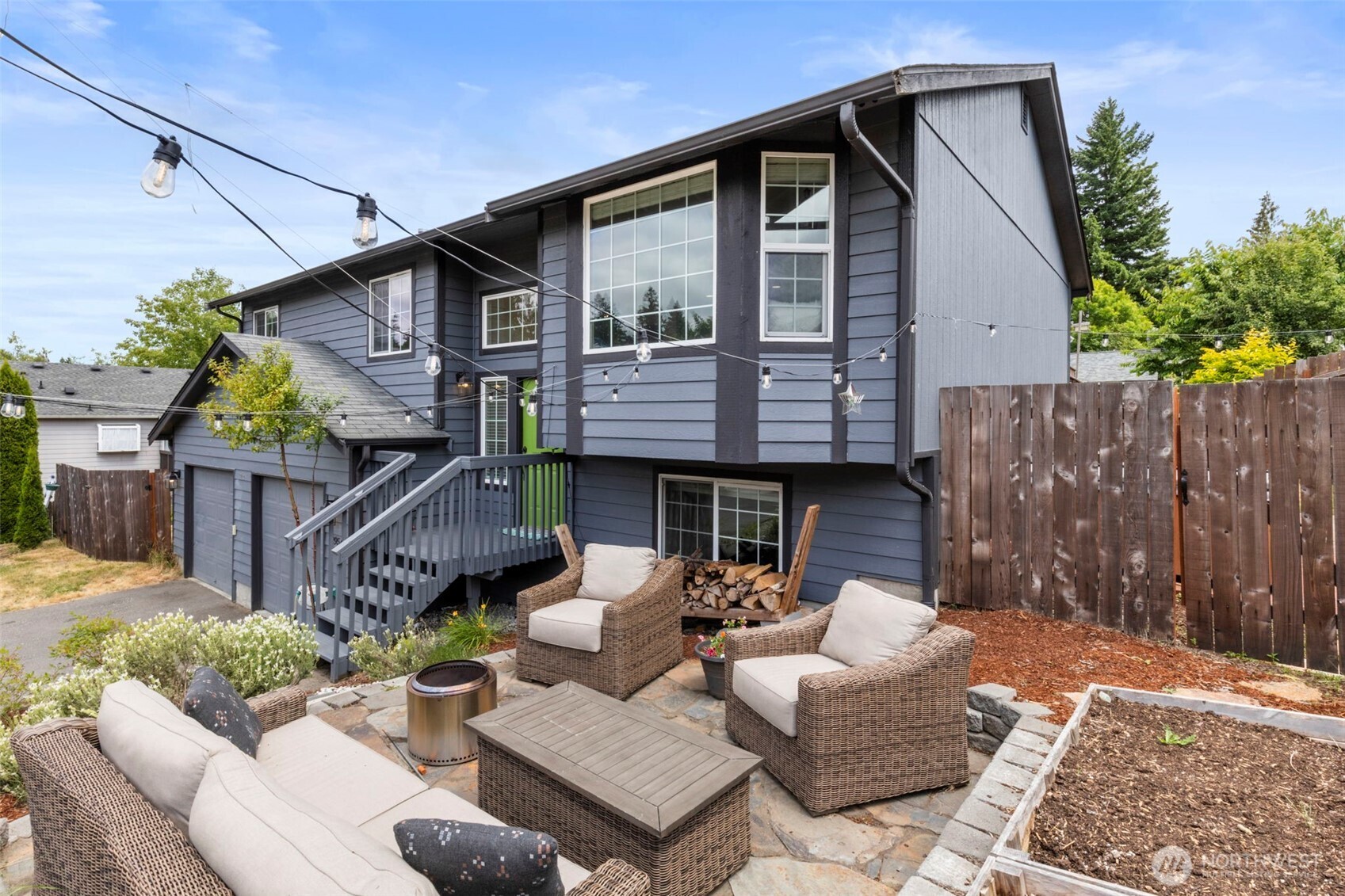 2954 Lowren Loop