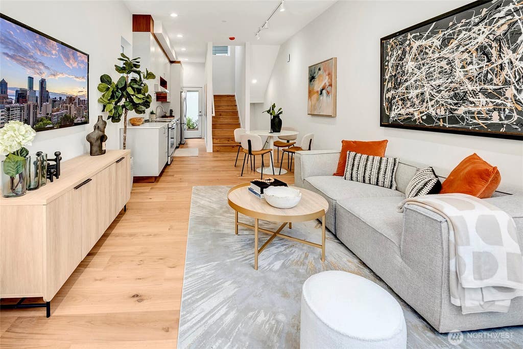 Photo of 629 13th Avenue E, Seattle, WA 98102 (MLS # 2570784)