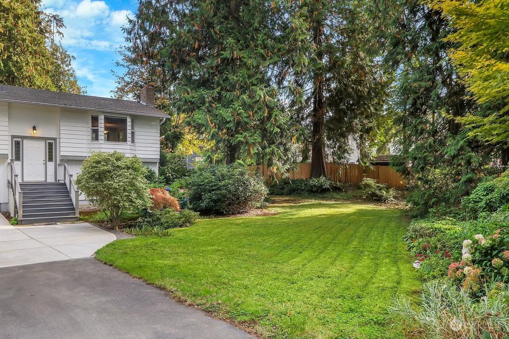 Photo of 3725 99th Drive SE, Lake Stevens, WA 98258 (MLS # 2301489)