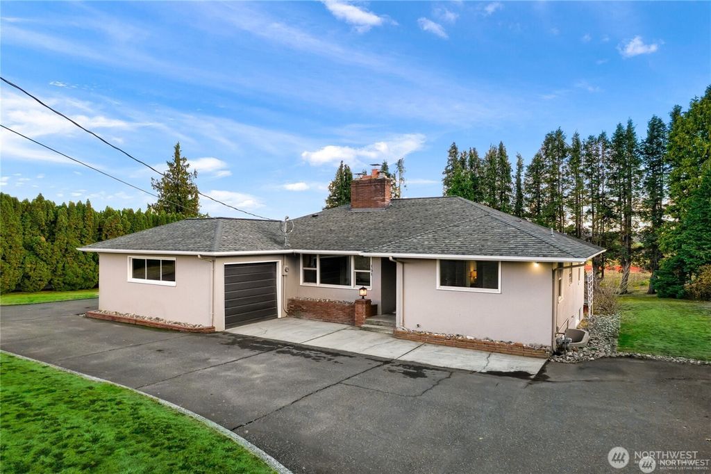 Photo of 151 Bay Lyn Drive, Lynden, WA 98264 (MLS # 2482188)