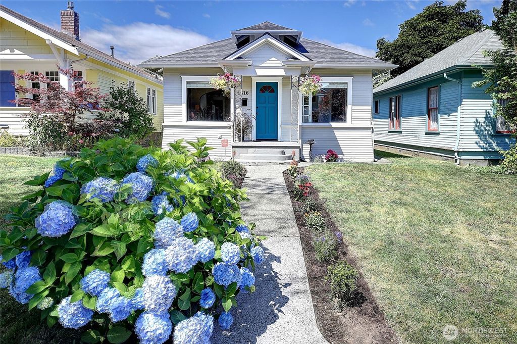 Photo of 1516 Hoyt Avenue, Everett, WA 98201 (MLS # 2396713)