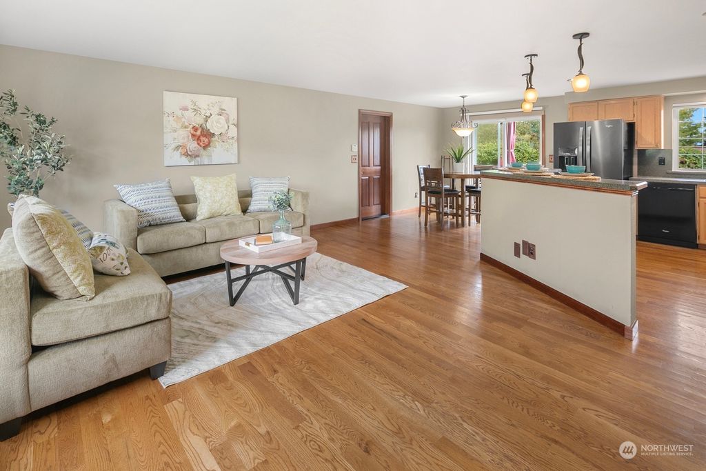 Photo of 107 75th Street SW, Everett, WA 98203 (MLS # 2305812)