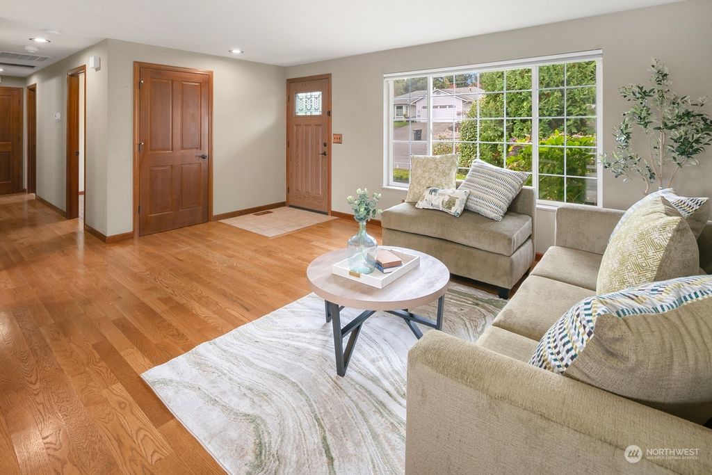 Photo of 107 75th Street SW, Everett, WA 98203 (MLS # 2305812)