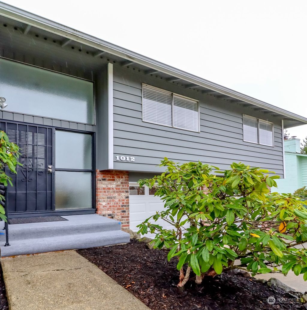 Photo of 1012 E Laurel Street, Kent, WA 98030 (MLS # 2311188)