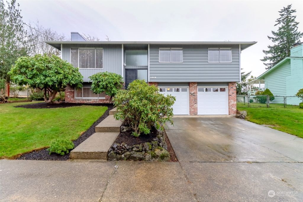 Photo of 1012 E Laurel Street, Kent, WA 98030 (MLS # 2311188)