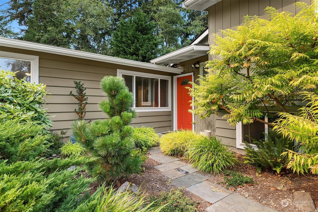 Photo of 17841 24th Place NE, Shoreline, WA 98155 (MLS # 2299765)