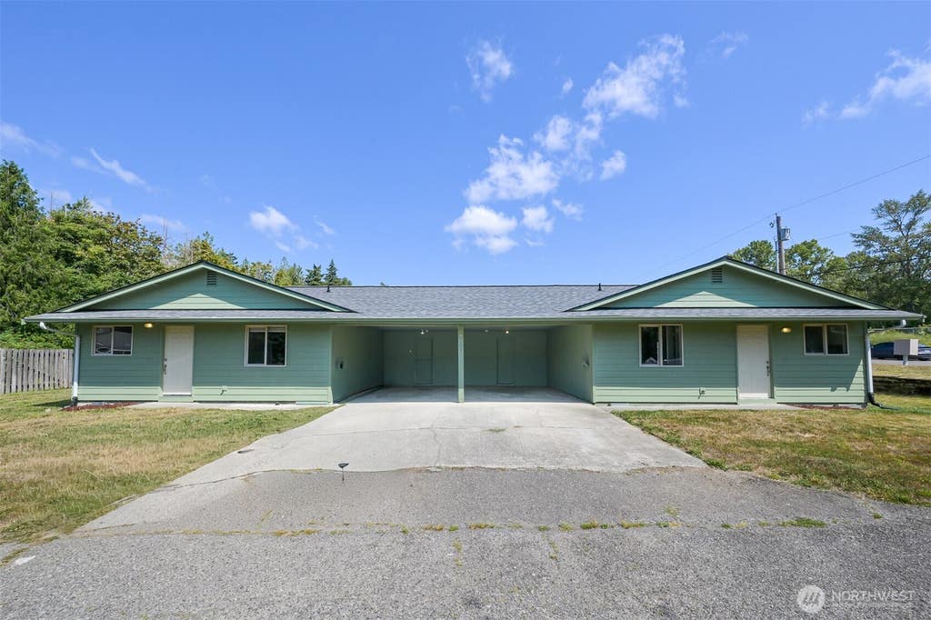 Photo of 3261 Hollywood Avenue, Bellingham, WA 98225 (MLS # 2568810)