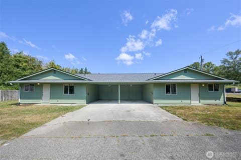 Photo of 3261 Hollywood Avenue, Bellingham, WA 98225 (MLS # 2568810)
