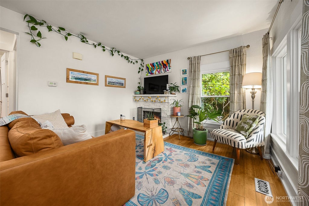 Photo of 3421 SW Trenton Street, Seattle, WA 98126 (MLS # 2585177)