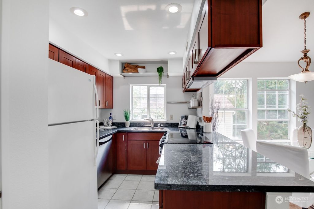 Photo of 2670 118th Avenue SE #9-301, Bellevue, WA 98005 (MLS # 2025638)