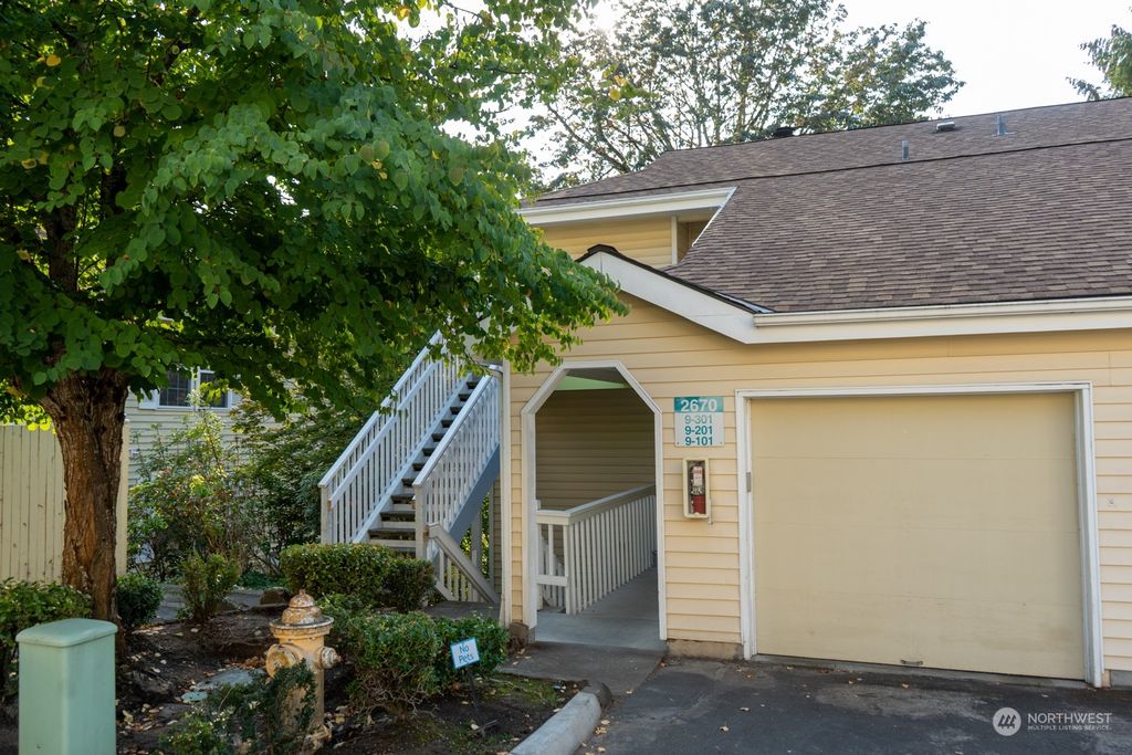 Photo of 2670 118th Avenue SE #9-301, Bellevue, WA 98005 (MLS # 2025638)