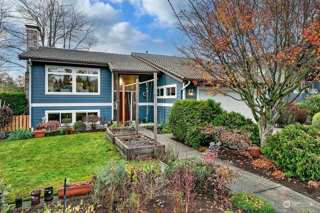 Photo of 9215 Wallingford Avenue N, Seattle, WA 98103 (MLS # 2021615)