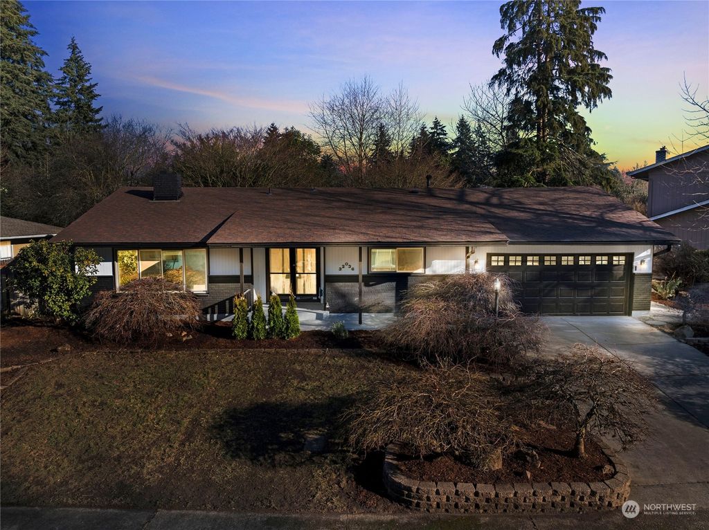 Photo of 32036 28th Avenue SW, Federal Way, WA 98023 (MLS # 2324844)