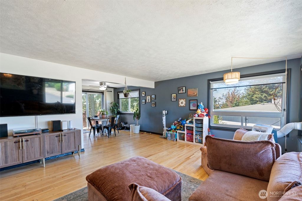Photo of 1803 S 232nd Street, Des Moines, WA 98198 (MLS # 2543052)