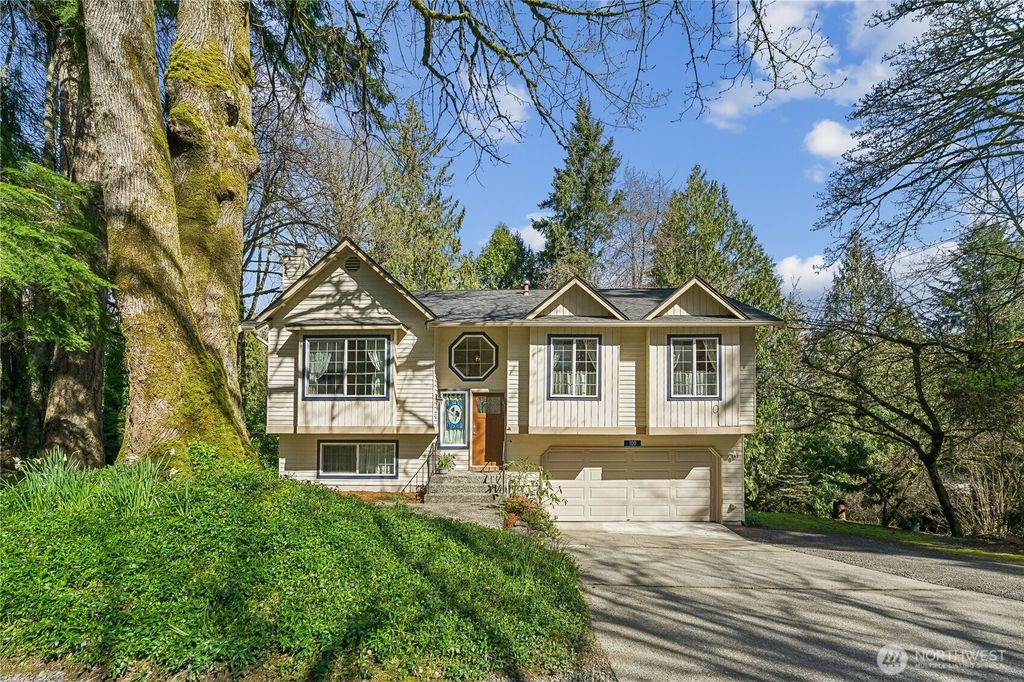 Photo of 100 NW Westmont Lane, Bremerton, WA 98311 (MLS # 2499600)