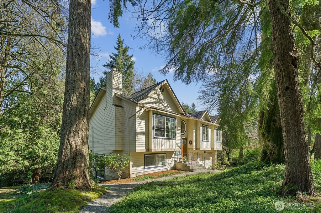 Photo of 100 NW Westmont Lane, Bremerton, WA 98311 (MLS # 2499600)