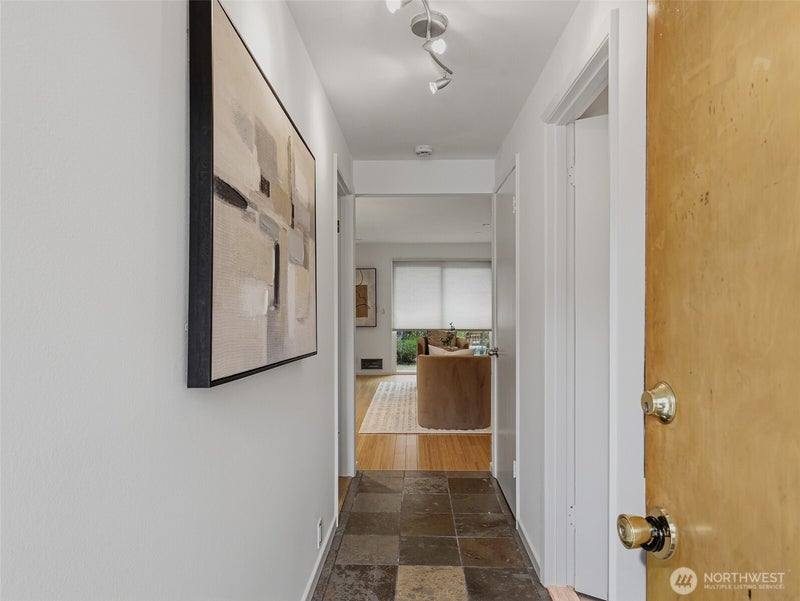 8701 35th Avenue NE Apt 4