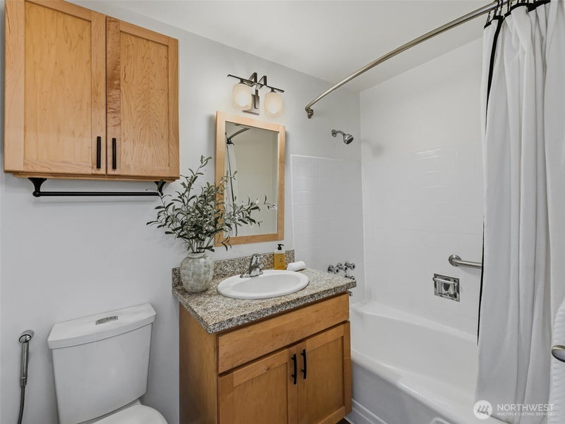 8701 35th Avenue NE Apt 4