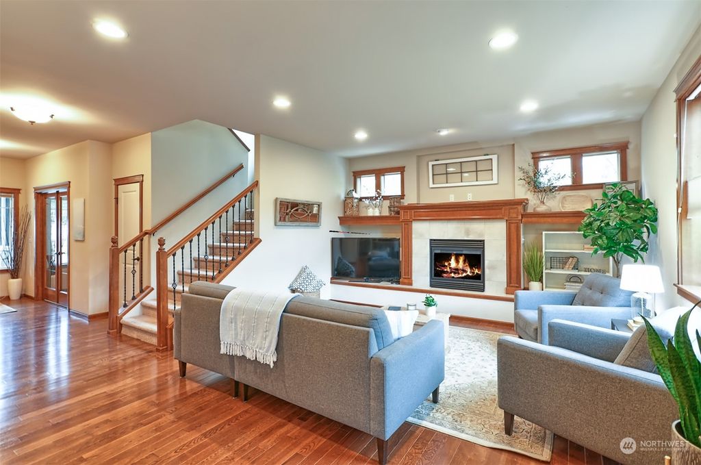Photo of 7405 NE 200th Street, Kenmore, WA 98028 (MLS # 2063220)
